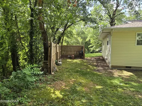 Exterior - 101 Red Oak Loop Carl Junction Mo 64834 Loop, Carl Junction, MO 64834 photo 9 of 11