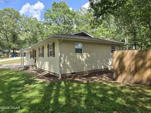 Exterior - 101 Red Oak Loop Carl Junction Mo 64834 Loop, Carl Junction, MO 64834 photo 7 of 11