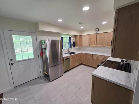 Kitchen - 101 Red Oak Loop Carl Junction Mo 64834 Loop, Carl Junction, MO 64834 photo 1 of 6