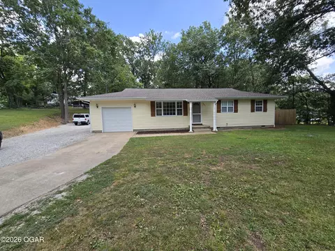 Exterior - 101 Red Oak Loop Carl Junction Mo 64834 Loop, Carl Junction, MO 64834 photo 4 of 11