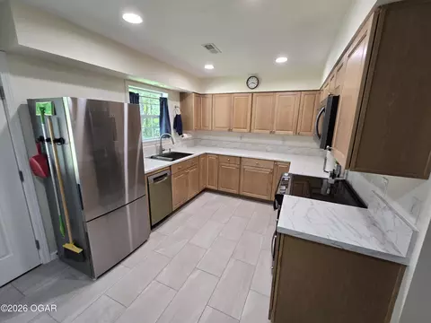 Kitchen - 101 Red Oak Loop Carl Junction Mo 64834 Loop, Carl Junction, MO 64834 photo 2 of 6