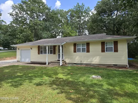 Exterior - 101 Red Oak Loop Carl Junction Mo 64834 Loop, Carl Junction, MO 64834 photo 5 of 11