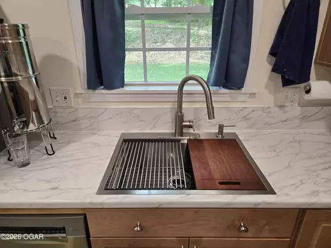Kitchen - 101 Red Oak Loop Carl Junction Mo 64834 Loop, Carl Junction, MO 64834 photo 4 of 6