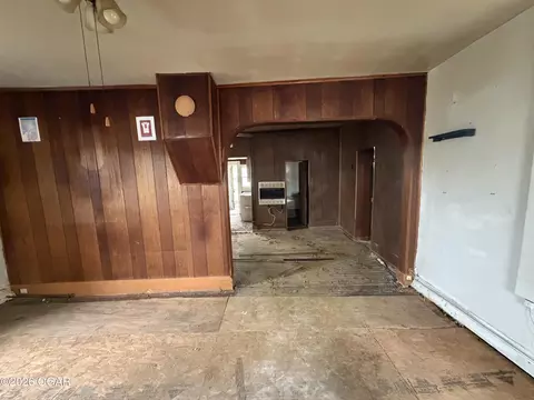 Living - 822 E 6th Street Galena Ks 66739 St, Galena, KS 66739 photo 2 of 4