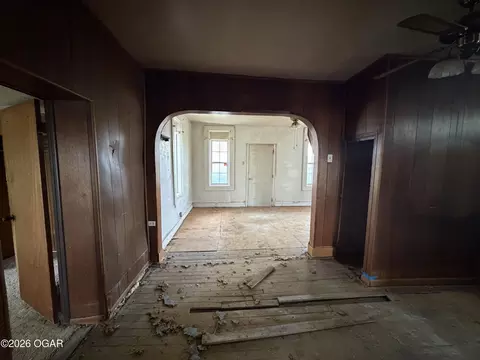 Living - 822 E 6th Street Galena Ks 66739 St, Galena, KS 66739 photo 4 of 4