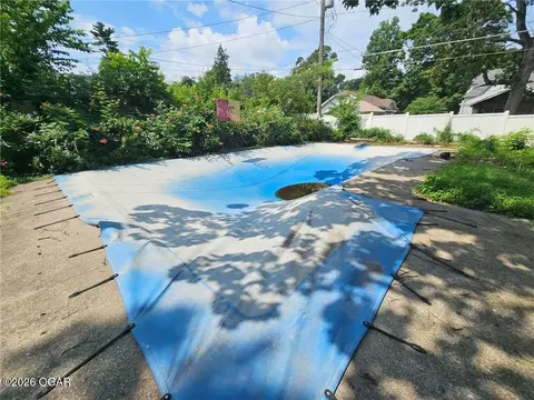 Exterior - 1107 S Maple Street Carthage Mo 64836 St, Carthage, MO 64836 photo 2 of 4