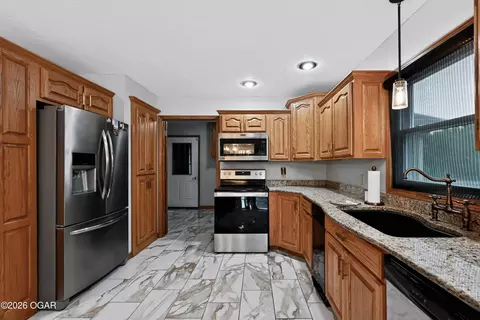 Kitchen - 2000 Amber Lane Carthage Mo 64836 Ln, Carthage, MO 64836 photo 1 of 5