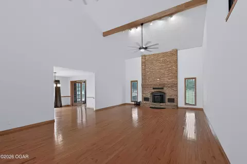 Living - 2000 Amber Lane Carthage Mo 64836 Ln, Carthage, MO 64836 photo 2 of 7