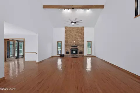 Living - 2000 Amber Lane Carthage Mo 64836 Ln, Carthage, MO 64836 photo 3 of 7