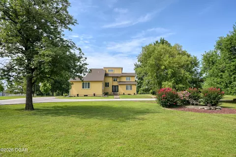 Exterior - 2000 Amber Lane Carthage Mo 64836 Ln, Carthage, MO 64836 photo 3 of 6