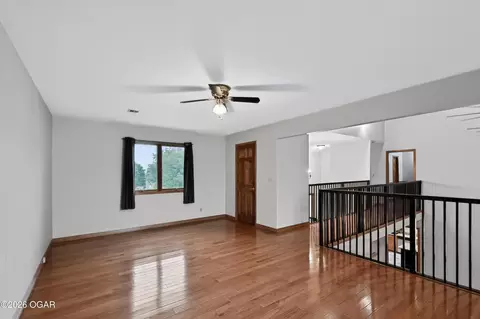 Living - 2000 Amber Lane Carthage Mo 64836 Ln, Carthage, MO 64836 photo 5 of 7
