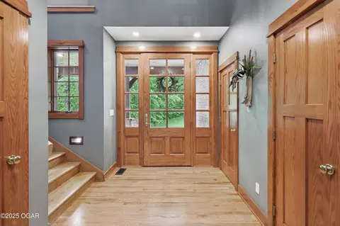 Entry Way - 4955 Deer Run Loop Carthage Mo 64836 Loop, Carthage, MO 64836 photo 1 of 7