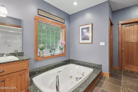 Bath - 4955 Deer Run Loop Carthage Mo 64836 Loop, Carthage, MO 64836 photo 5 of 19