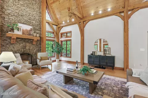 Living - 4955 Deer Run Loop Carthage Mo 64836 Loop, Carthage, MO 64836 photo 3 of 11