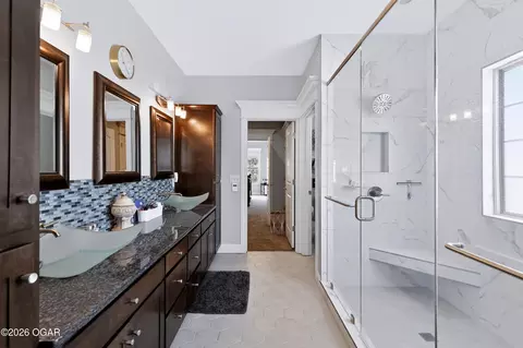 Bath - 2820 E Ridgeview Drive Joplin Mo 64801 Dr, Joplin, MO 64801 photo 3 of 10