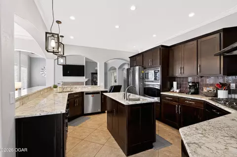 Kitchen - 2820 E Ridgeview Drive Joplin Mo 64801 Dr, Joplin, MO 64801 photo 3 of 9