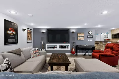 Living - 2820 E Ridgeview Drive Joplin Mo 64801 Dr, Joplin, MO 64801 photo 5 of 5