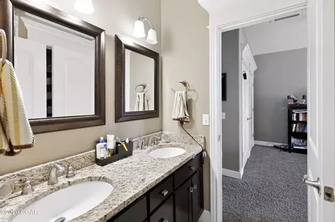 Bath - 2820 E Ridgeview Drive Joplin Mo 64801 Dr, Joplin, MO 64801 photo 5 of 10