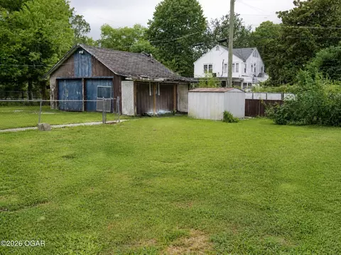 Exterior - 1123 S Maple Street Carthage Mo 64836 St, Carthage, MO 64836 photo 3 of 3