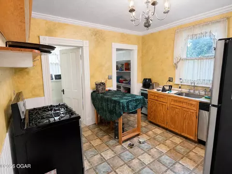 Kitchen - 1123 S Maple Street Carthage Mo 64836 St, Carthage, MO 64836 photo 2 of 2