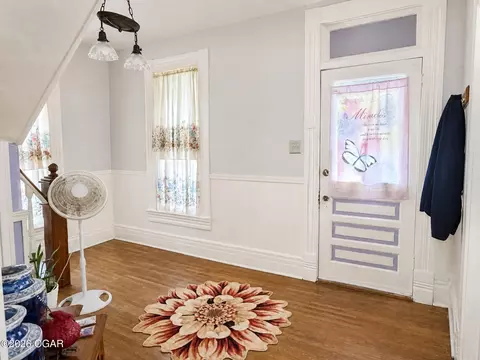 Entry Way - 1123 S Maple Street Carthage Mo 64836 St, Carthage, MO 64836 photo 1 of 4