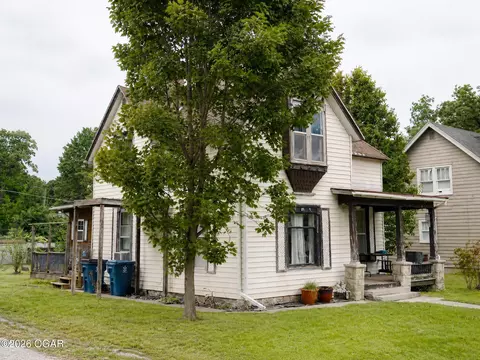 Other - 1123 S Maple Street Carthage Mo 64836 St, Carthage, MO 64836 photo 2 of 10