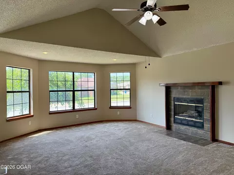 Living - 2701 E 26th Street Joplin Mo 64804 St, Joplin, MO 64804 photo 3 of 4