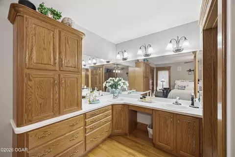 Bath - 2363 W 2349 W Oak Street Carthage Mo 64836, Carthage, MO 64836 photo 1 of 5