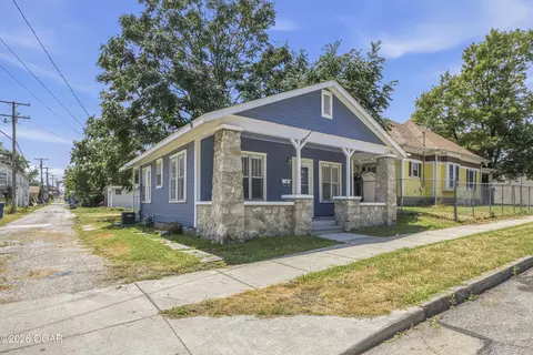 Exterior - 210 E 17th Street Joplin Mo 64804 St, Joplin, MO 64804 photo 1 of 3