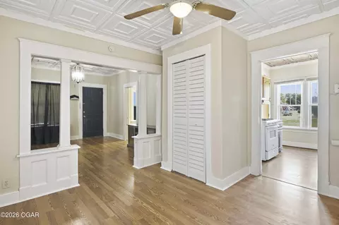 Entry Way - 210 E 17th Street Joplin Mo 64804 St, Joplin, MO 64804 photo 1 of 2