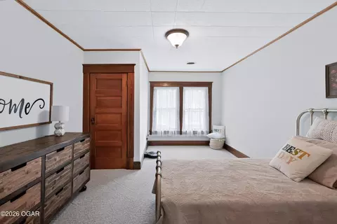 Bedroom - 1014 Cherokee Avenue Seneca Mo 64865 Ave, Seneca, MO 64865 photo 4 of 8
