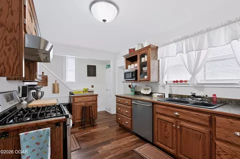 Kitchen - 1014 Cherokee Avenue Seneca Mo 64865 Ave, Seneca, MO 64865 photo 2 of 3