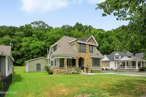 Exterior - 1014 Cherokee Avenue Seneca Mo 64865 Ave, Seneca, MO 64865 photo 2 of 10
