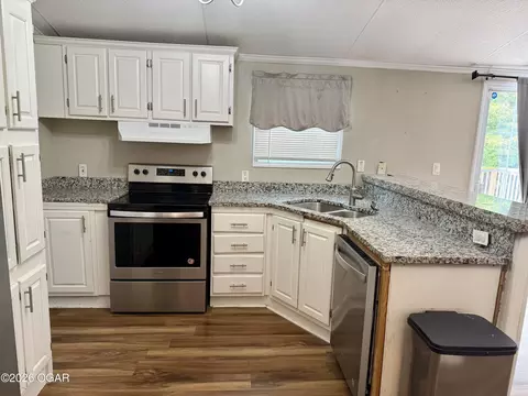 Kitchen - 10694 Ridgeway Circle Granby Mo 64844 Cir, Granby, MO 64844 photo 2 of 5