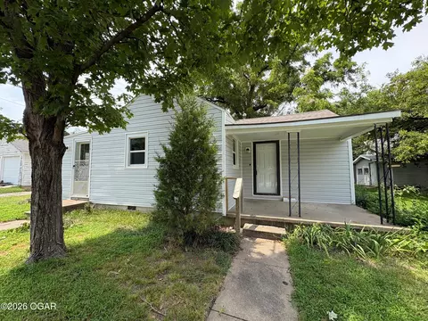 312 N Cedar Avenue Webb City Mo 64870 Ave, Webb City, MO 64870
