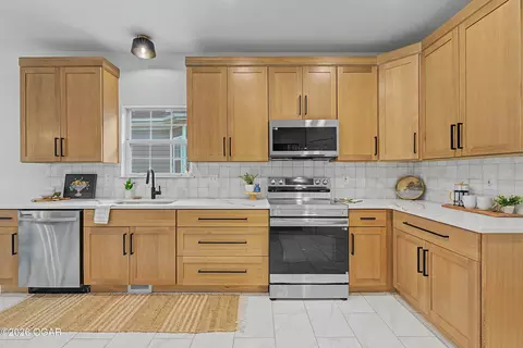 Kitchen - 825 Colonial Road Webb City Mo 64870 Rd, Webb City, MO 64870 photo 1 of 3