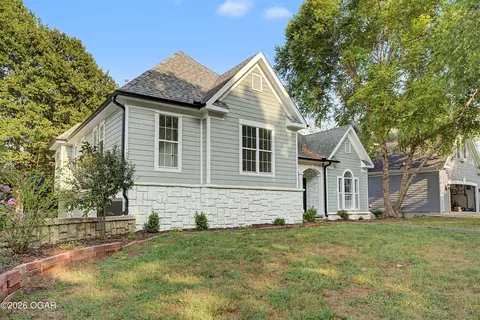 Exterior - 825 Colonial Road Webb City Mo 64870 Rd, Webb City, MO 64870 photo 3 of 13