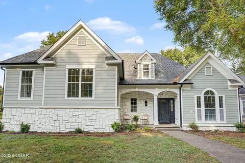 Exterior - 825 Colonial Road Webb City Mo 64870 Rd, Webb City, MO 64870 photo 2 of 13