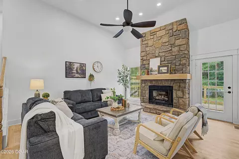 Living - 825 Colonial Road Webb City Mo 64870 Rd, Webb City, MO 64870 photo 2 of 3