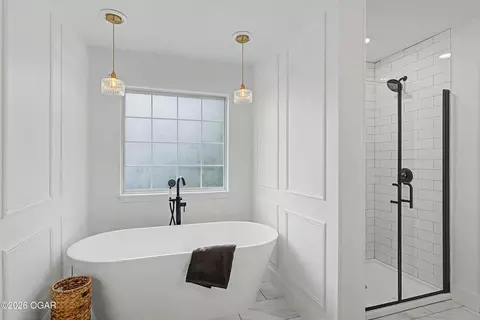 Bath - 825 Colonial Road Webb City Mo 64870 Rd, Webb City, MO 64870 photo 3 of 6