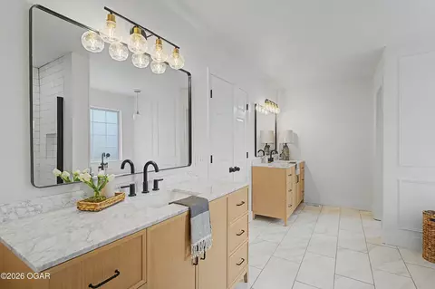 Bath - 825 Colonial Road Webb City Mo 64870 Rd, Webb City, MO 64870 photo 2 of 6