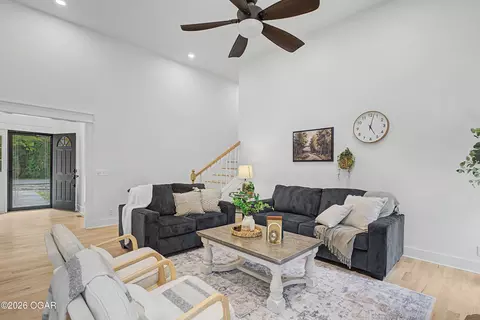 Living - 825 Colonial Road Webb City Mo 64870 Rd, Webb City, MO 64870 photo 1 of 3