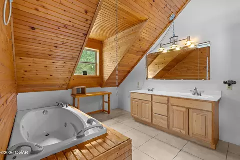 Bath - 1161 Secluded Acres Road Forsyth Mo 65653 Rd, Forsyth, MO 65653 photo 4 of 5