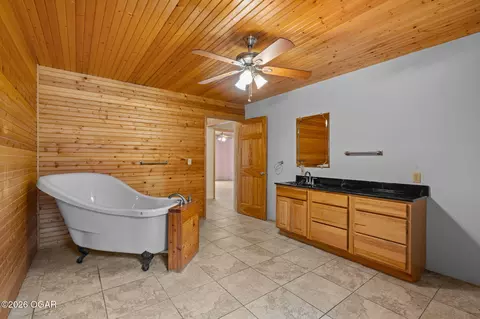 Bath - 1161 Secluded Acres Road Forsyth Mo 65653 Rd, Forsyth, MO 65653 photo 2 of 5