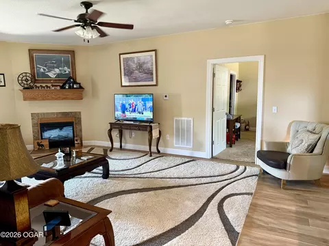 Living - 2610 S Adele Avenue Joplin Mo 64804 Ave, Joplin, MO 64804 photo 4 of 4