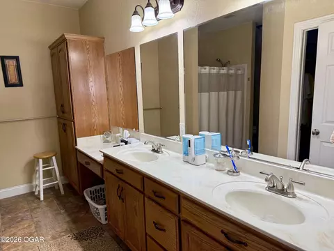 Bath - 2610 S Adele Avenue Joplin Mo 64804 Ave, Joplin, MO 64804 photo 1 of 1