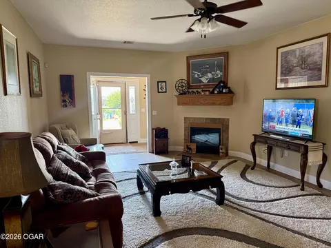 Living - 2610 S Adele Avenue Joplin Mo 64804 Ave, Joplin, MO 64804 photo 3 of 4