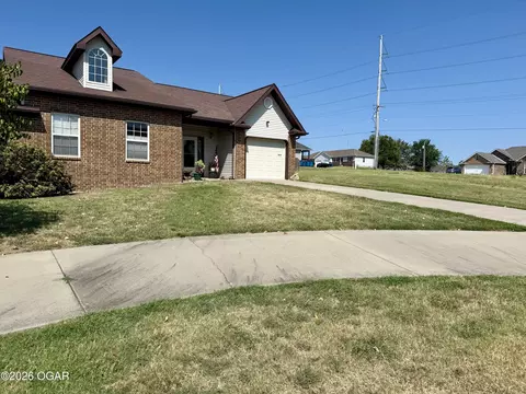 Exterior - 2610 S Adele Avenue Joplin Mo 64804 Ave, Joplin, MO 64804 photo 2 of 4