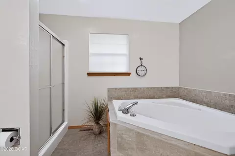 Bath - 13416 Jasmine Loop Carthage Mo 64836 Loop, Carthage, MO 64836 photo 7 of 8