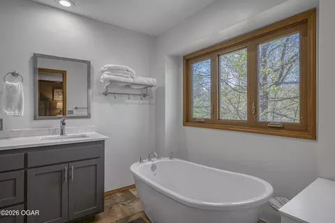 Bath - 830 Rustic Ridge Drive Joplin Mo 64804 Dr, Joplin, MO 64804 photo 2 of 8